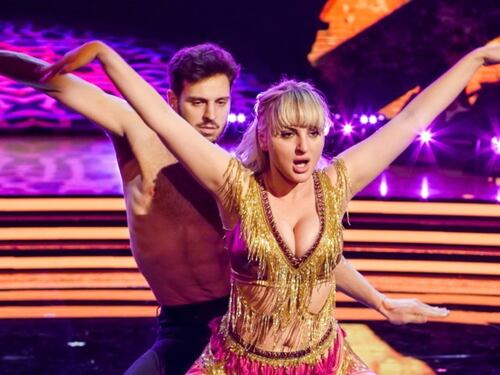 Ballando con le stelle, Arisa fa tremare tutto con la danza del ventre: come stende giuria e Vito Coppola