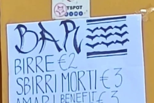 Odio ProPal, cartello della vergogna alla Statale di Milano: "Sbirri morti 3 euro"