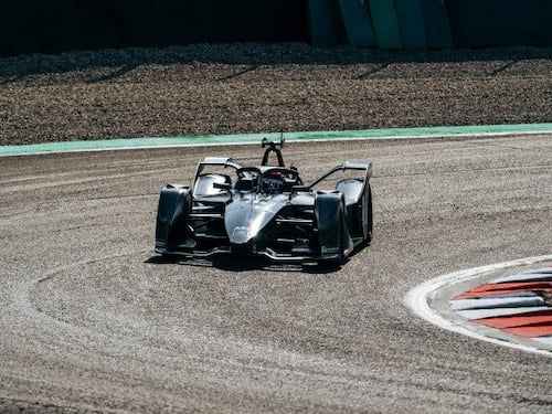 La scossa Mercedes si prepara all'esordio