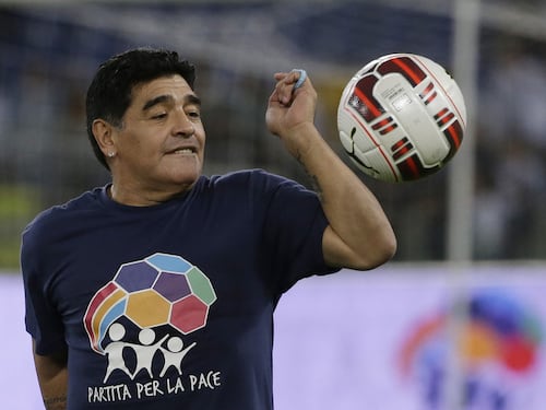 "Così hanno fatto morire Maradona". Il racconto choc dell'avvocato