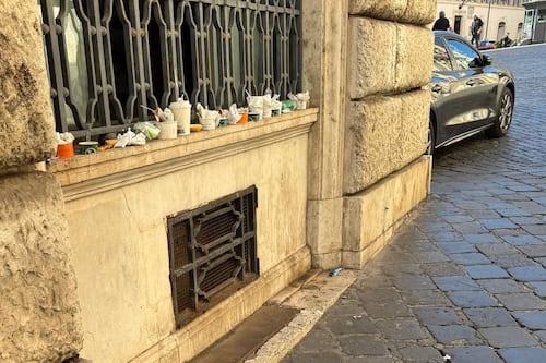 Montecitorio, quel "bancone" vergognoso #lafotodeilettori