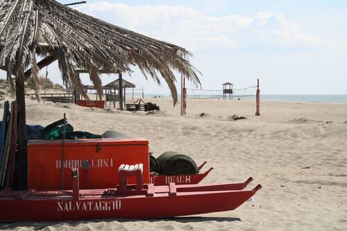Viaggio da Capocotta ai Cancelli, cosa offre il litorale tra vecchi e nuovi chioschi
