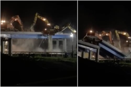 Roma, ponte crolla sull'A1 durante i lavori di demolizione: il video impressionate