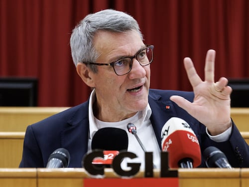 C'è lo sciopero generale, e ora Landini si inventa il mese dei cortei