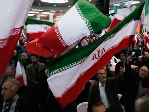 Iran, oro in volo verso Mosca. Chi porta le riserve auree in Russia