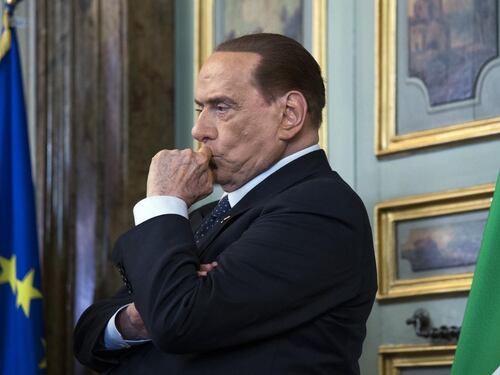 "Berlusconi vittima della mafia". Chi lo dice a Di Maio?