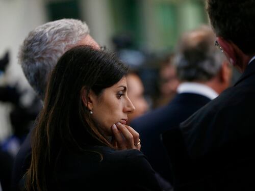 M5S diviso nella Capitale. Bugani affianca la Raggi