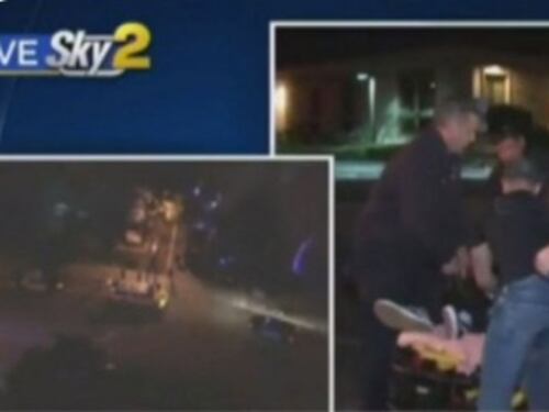 Los Angeles, entra nel pub e spara: tredici morti