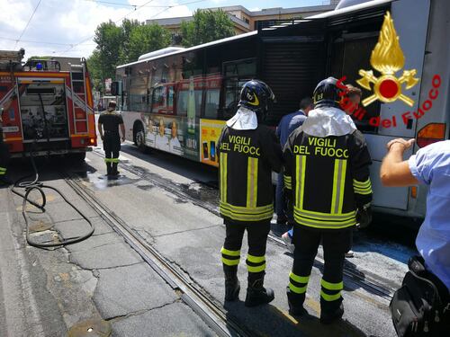 Un altro autobus Atac a fuoco in viale Regina Elena