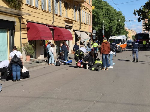 Modena, solidarietà unanime della politica. Meloni: «Un episodio gravissimo»