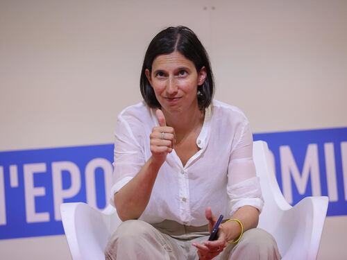 Festa dell'Unità, il Pd va in tilt su Elly Schlein. Cosa le rivela una militante
