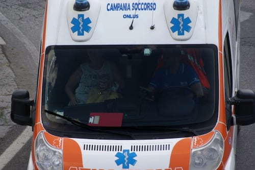Catania, investe due bambini in bici e scappa, denunciato 61enne