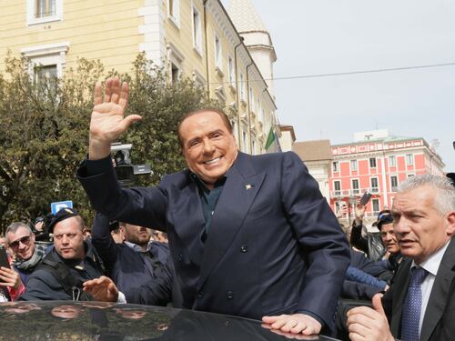 Compravendita senatori, reato prescritto per Berlusconi