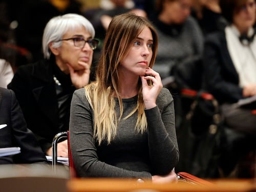 Banca Etruria, indagini anche sulle false consulenzeE la Boschi minaccia querele: "Attaccano me e il Pd"