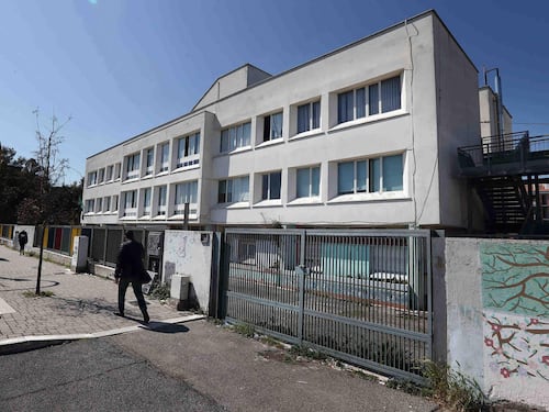 Botte all'asilo, maestro sospeso a Roma