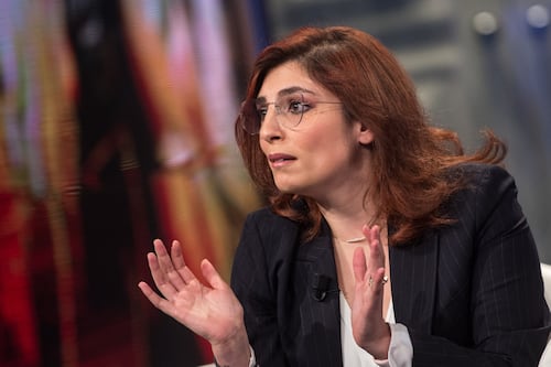 Spunta la tassa sulle schede SimI 5 Stelle: "Siamo contrari"