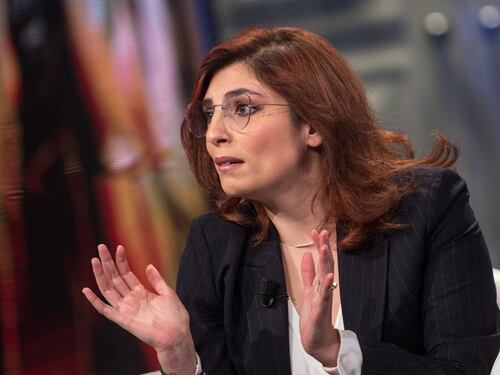 Spunta la tassa sulle schede SimI 5 Stelle: "Siamo contrari"