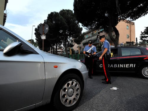 Fucilate contro l’auto di un imprenditore: due arresti