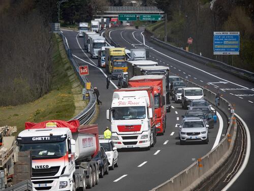 Autostrade, ecco il weekend più trafficato di agosto. Sabato 10 c’è il bollino nero