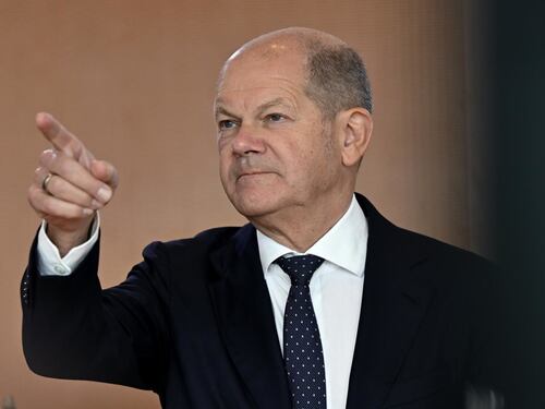 Migranti, Scholz: espulsioni "su larga scala" degli irregolari