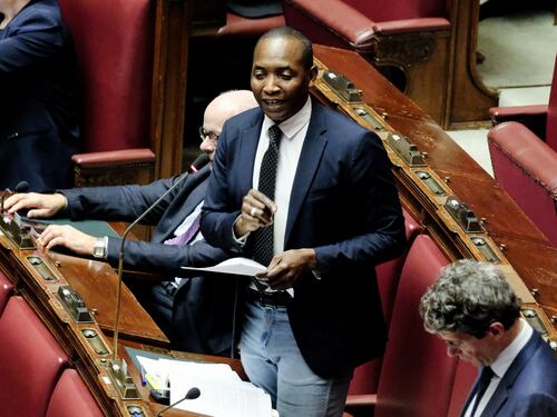 Migranti, il fallimento della sinistra. L’ha capito perfino Soumahoro: Schlein faccia autocritica