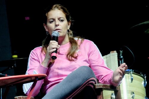 Ilaria Salis, la passerella a Budapest bocciata dalla sinistra ungherese: "Qui per la popolarità"
