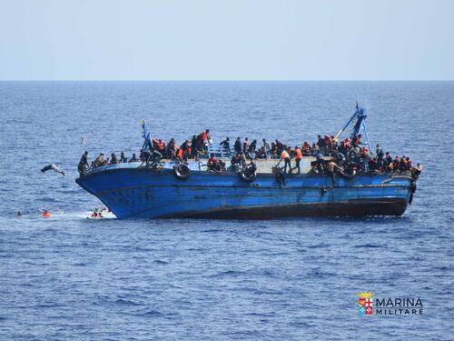 Migranti, gommone naufraga davanti alla Libia: 61 dispersi