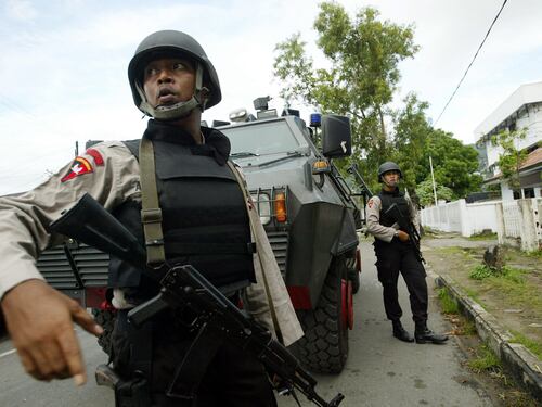 Sventati attacchi di Capodanno in Indonesia, tre terroristi morti e un arresto