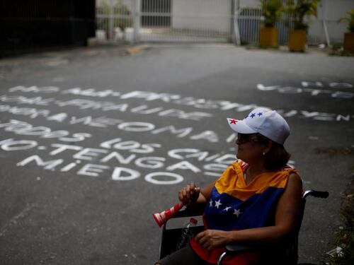 Venezuela, Maduro all'attacco: la Cia vuole rovesciarmi