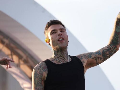 Fedez, "buoni risultati": quando sarà dimesso dall'ospedale