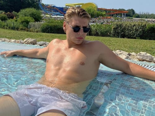 "C'è Brad Pitt nudo in Tangenziale". Panico e feriti nella notte per il pallanuotista della Lazio Sven Augusti