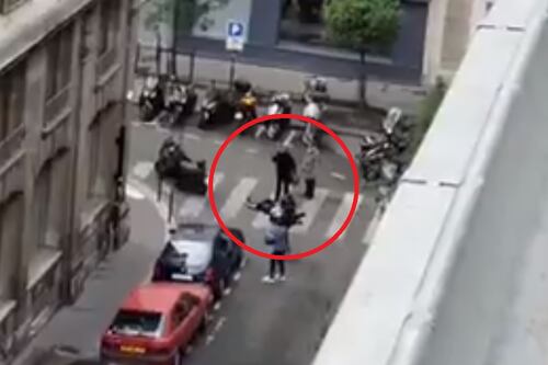 Accoltella i passanti al grido "Allah Akbar". Un morto e 8 feriti. Ucciso dalla polizia
