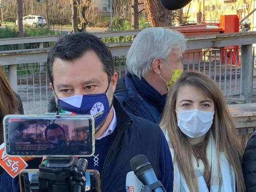 Salvini: "Bloccate quei 50 milioni di maledette cartelle esattoriali"
