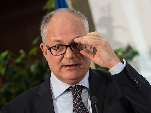 Elezioni, Gualtieri è in pista: non lo dice ma lo fa capire