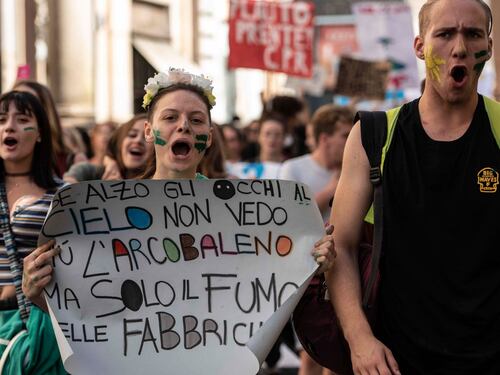 Quanti avvoltoi sui ragazzi di Greta