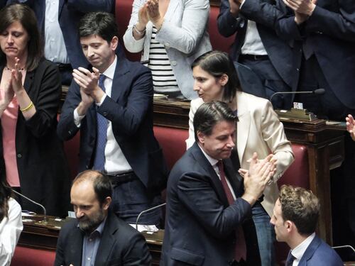 Covid, alla Camera ok alla commissione d’inchiesta: “Verifica su eventuali effetti avversi vaccino”