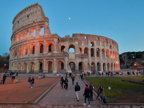 Colosseo più caro: il biglietto aumenta a 16 euro