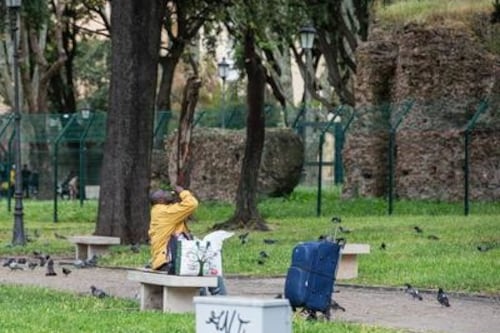 Colle Oppio fa paura tra sbandati e delinquenti. "Un rischio andare al parco"