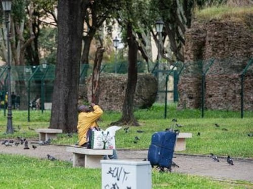 Colle Oppio fa paura tra sbandati e delinquenti. "Un rischio andare al parco"
