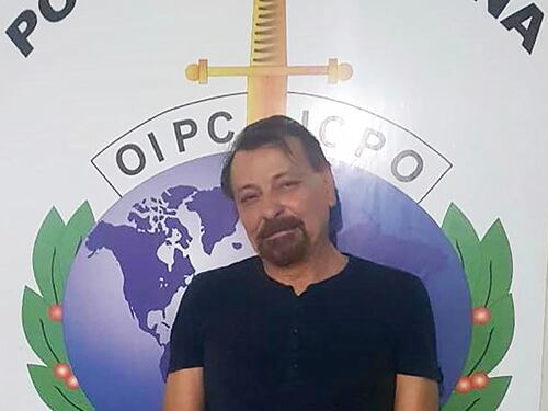 Battisti decollato per l'Italia. Salvini: "Marcisca in galera"