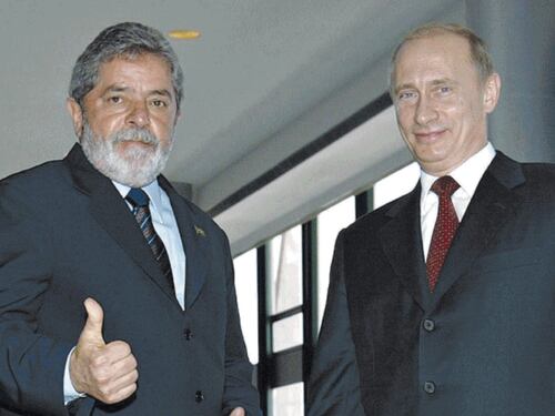 Sinistra in festa per il putiniano Lula. Pd e Calenda si dimenticano dell'Ucraina