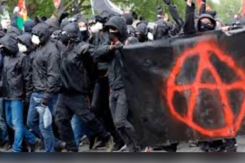 Cospito, l'anarchico è libero di lasciarsi morire senza minacciare lo Stato