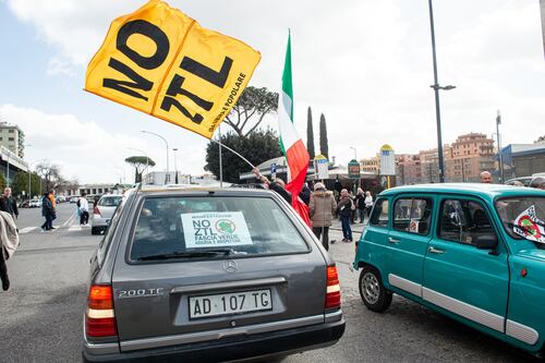 Roma, le partite Iva dicono no alla Ztl “più estesa del mondo”: è una discriminazione sociale