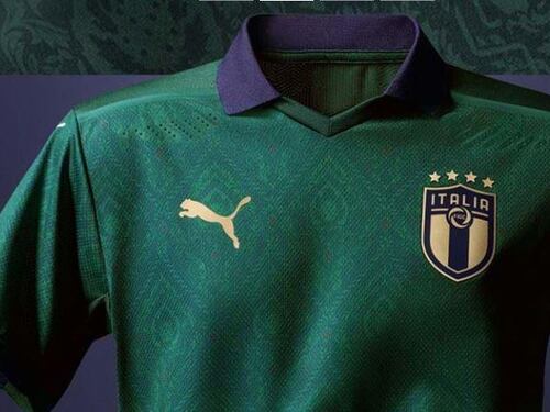 Schiaffo alla tradizioneLa Nazionale si veste di verde
