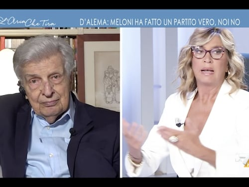 L’Aria che Tira, valanga d’odio di Furio Colombo su Meloni: “Ragazzina, atti indecorosi sul Covid”