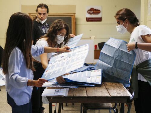 Circa 5 milioni di elettori alle urne per scegliere il sindaco in 65 comuni. Fari puntati su Roma, Torino e Trieste