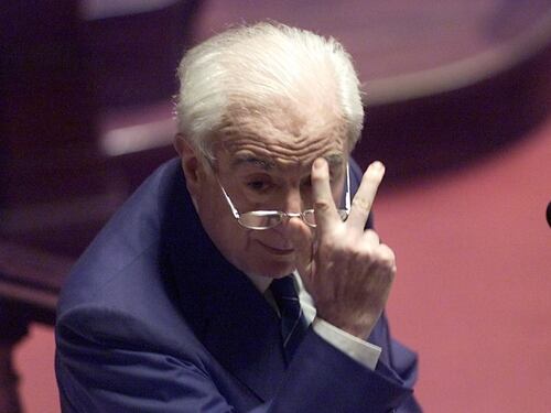 Una valanga di inganni e strafalcioni sull'impeachment all'amatriciana