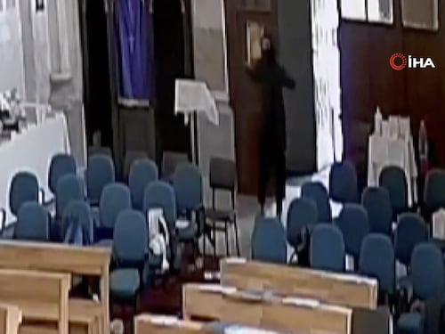 Turchia, l’Isis rivendica l’attentato alla chiesa italiana. Presi i due terroristi