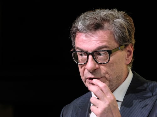 Manovra 2026, nodo affitti brevi. Possibile revisione della cedolare secca: i correttivi in ballo