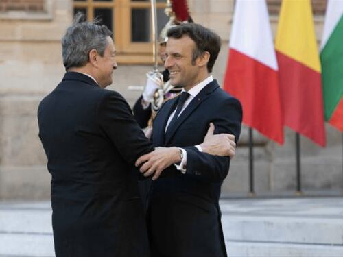 Mario Draghi preferisce Emmanuel Macron a Sergio Mattarella